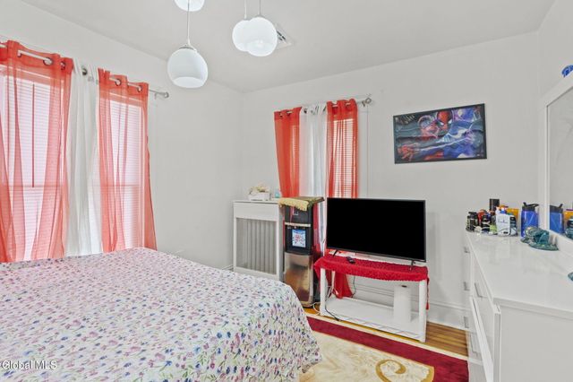 1295 Myron Street, Niskayuna, NY 12309