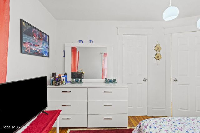 1295 Myron Street, Niskayuna, NY 12309