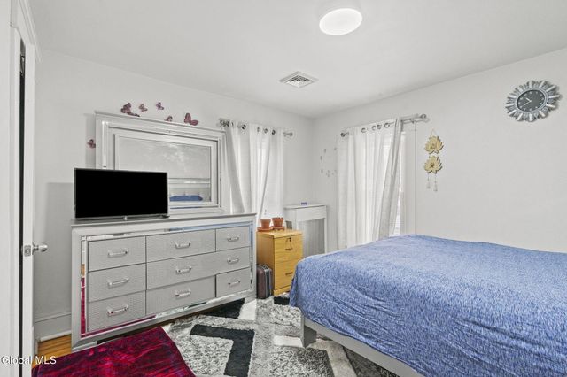 1295 Myron Street, Niskayuna, NY 12309