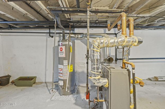 1295 Myron Street, Niskayuna, NY 12309