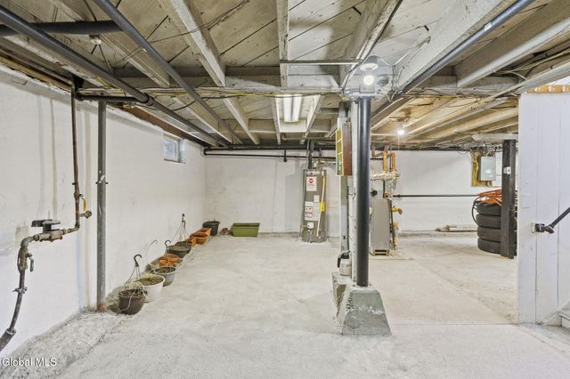 1295 Myron Street, Niskayuna, NY 12309