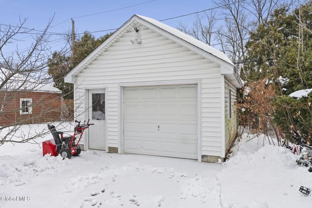 1295 Myron Street, Niskayuna, NY 12309