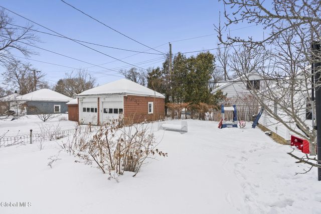 1295 Myron Street, Niskayuna, NY 12309