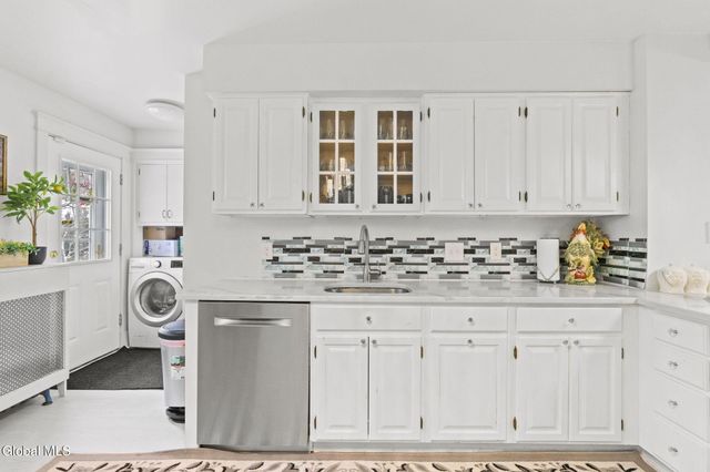 1295 Myron Street, Niskayuna, NY 12309