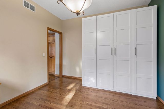 16583 Hearthside Way, Lakeville, MN 55044