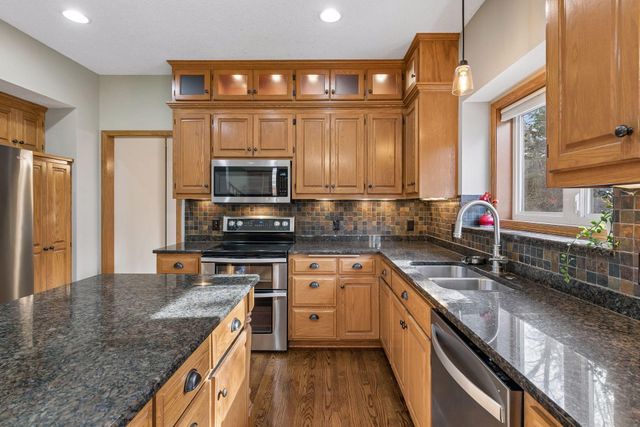 16583 Hearthside Way, Lakeville, MN 55044