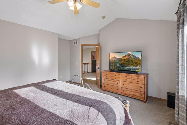 16583 Hearthside Way, Lakeville, MN 55044