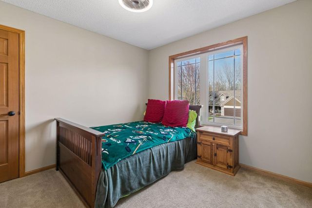 16583 Hearthside Way, Lakeville, MN 55044