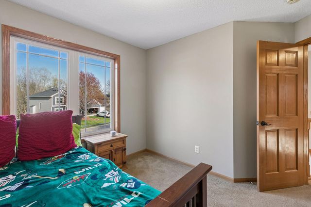 16583 Hearthside Way, Lakeville, MN 55044