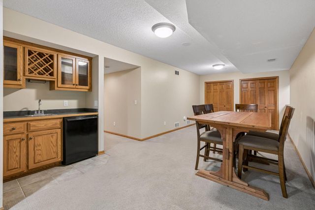 16583 Hearthside Way, Lakeville, MN 55044