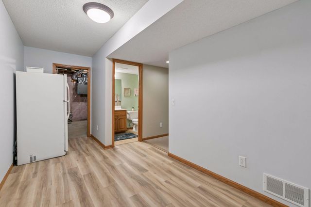 16583 Hearthside Way, Lakeville, MN 55044