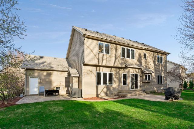 16583 Hearthside Way, Lakeville, MN 55044