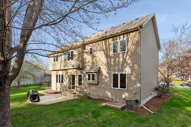 16583 Hearthside Way, Lakeville, MN 55044