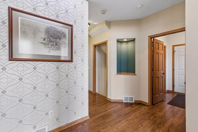 16583 Hearthside Way, Lakeville, MN 55044