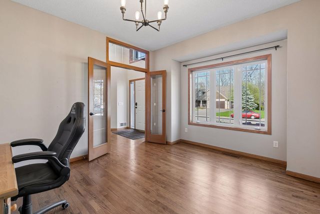 16583 Hearthside Way, Lakeville, MN 55044