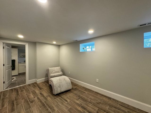 33 Hamilton St 1, Medford, MA 02155