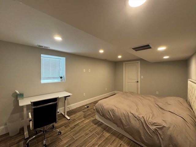 33 Hamilton St 1, Medford, MA 02155