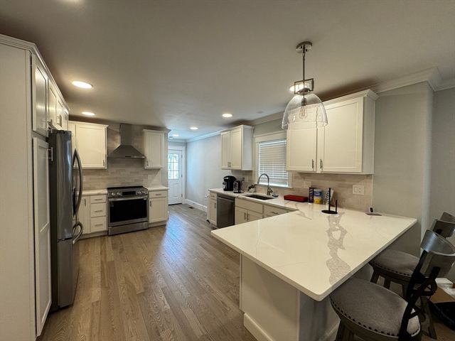 33 Hamilton St 1, Medford, MA 02155