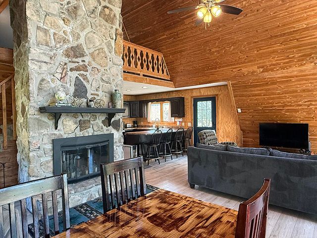 992 Stonegate Drive, Burnside, KY 42519