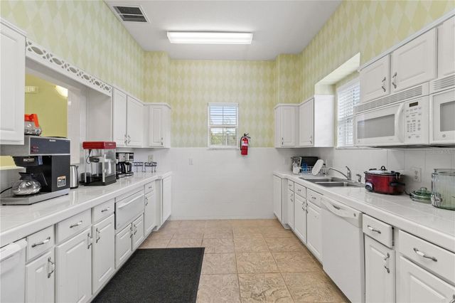 7980 SOUTHERN PINES DRIVE, Brooksville, FL 34601