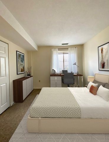 666 Main St 315, Winchester, MA 01890