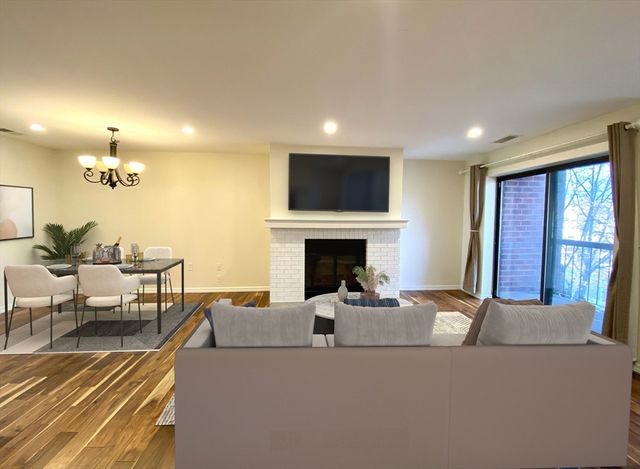 666 Main St 315, Winchester, MA 01890