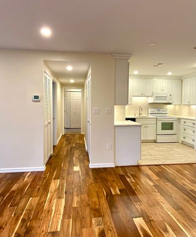 666 Main St 315, Winchester, MA 01890