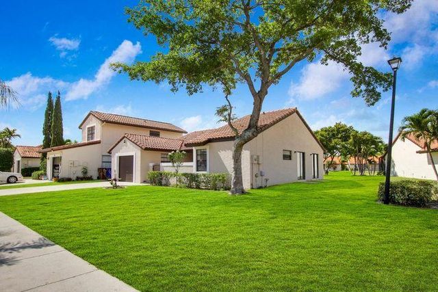 45 Columbia Court, Deerfield Beach, FL 33442