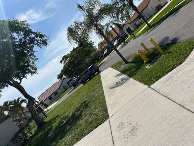 45 Columbia Court, Deerfield Beach, FL 33442