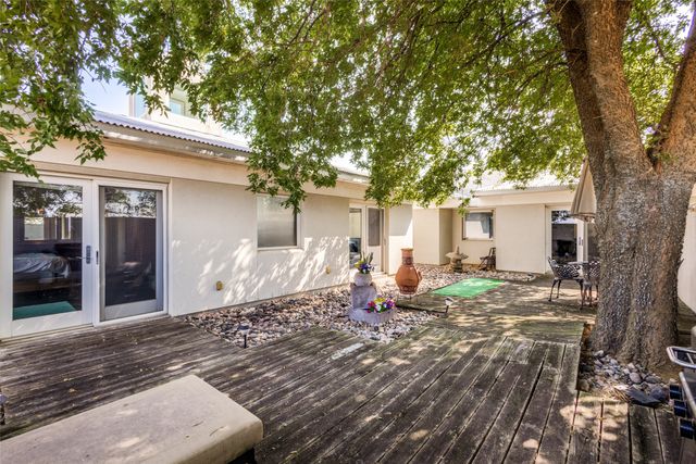 77 Hidden Lakes Boulevard, Gunter, TX 75058