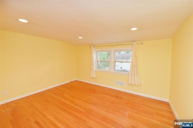 3-21 27th Street, Fair Lawn, NJ 07410