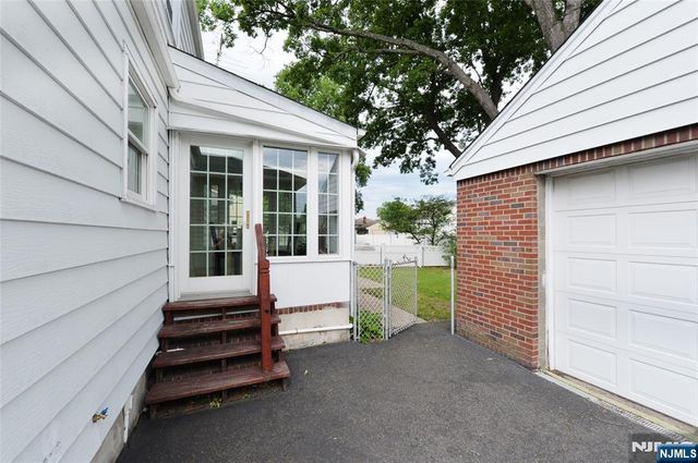 3-21 27th Street, Fair Lawn, NJ 07410