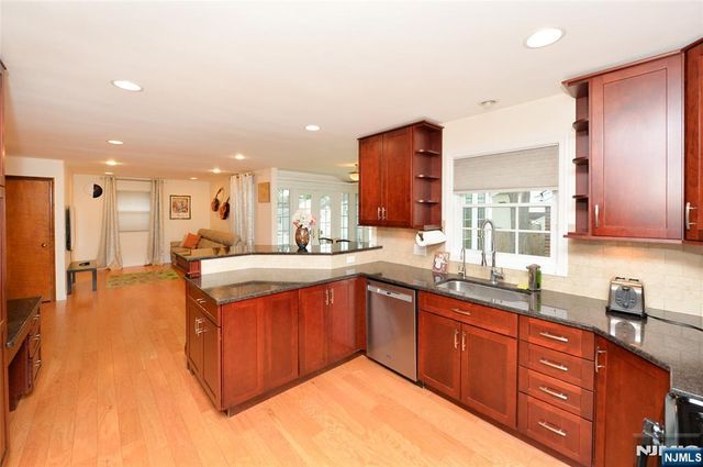 3-21 27th Street, Fair Lawn, NJ 07410