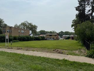 659 E Maple Avenue, Mundelein, IL 60060