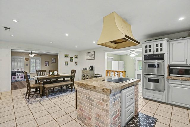 969 Three Skillet Road, Springtown, TX 76082