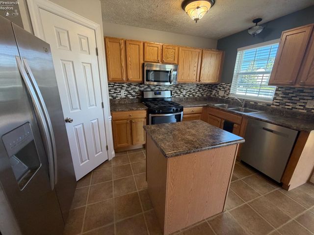 6510 Buttercup, Lorain, OH 44053