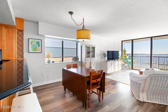 211 Arendell Street 401 Leeward Harbor, Morehead City, NC 28557