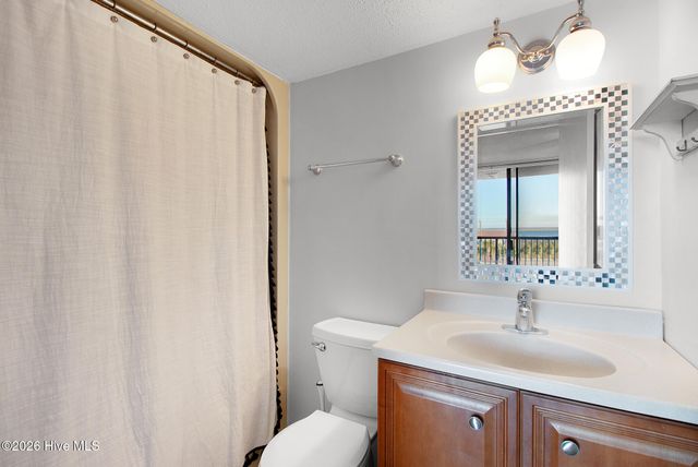 211 Arendell Street 401 Leeward Harbor, Morehead City, NC 28557