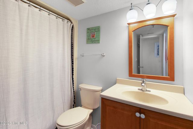 211 Arendell Street 401 Leeward Harbor, Morehead City, NC 28557