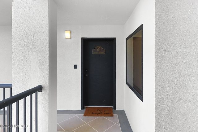 211 Arendell Street 401 Leeward Harbor, Morehead City, NC 28557