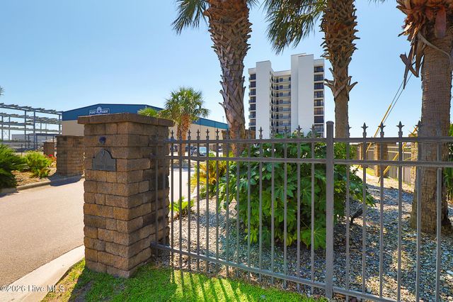 211 Arendell Street 401 Leeward Harbor, Morehead City, NC 28557