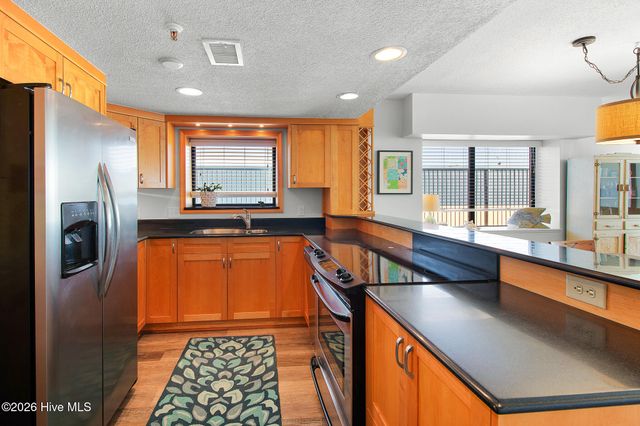 211 Arendell Street 401 Leeward Harbor, Morehead City, NC 28557