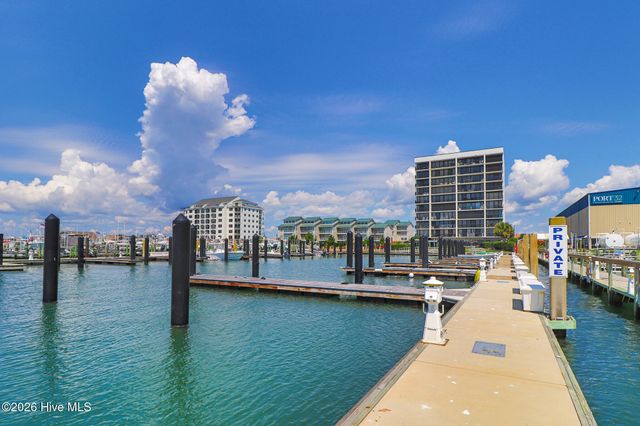 211 Arendell Street 401 Leeward Harbor, Morehead City, NC 28557