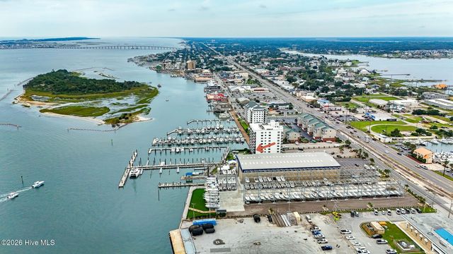 211 Arendell Street 401 Leeward Harbor, Morehead City, NC 28557