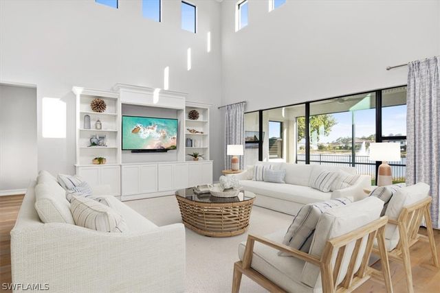 9336 Glenforest DR, Naples, FL 34120