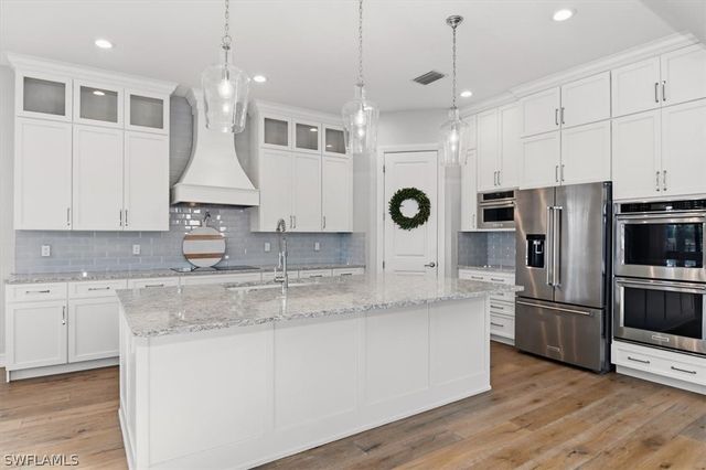 9336 Glenforest DR, Naples, FL 34120