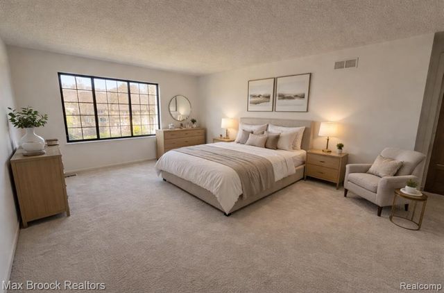 4231 Foxpointe Drive, West Bloomfield, MI 48323