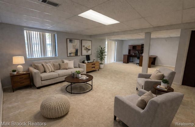 4231 Foxpointe Drive, West Bloomfield, MI 48323