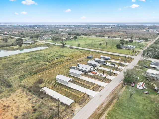 909 26th Street, Dickinson, TX 77539