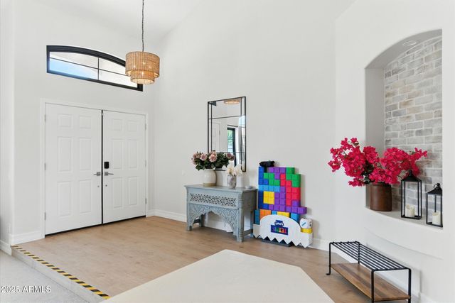 1568 E CANYON Way, Chandler, AZ 85249